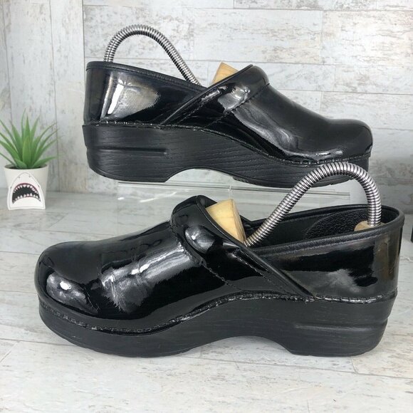 Dansko Clogs Size 39 Black‎ Patent Leather Nursing Professional Shoes - Picture 7 of 9